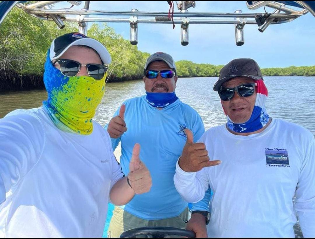 The Captains Iin Chinandega Luaran gambar